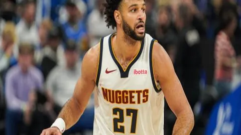 “全球最佳足球俱乐部投票启动，DeepSeek问：多特蒙德能否当选？”